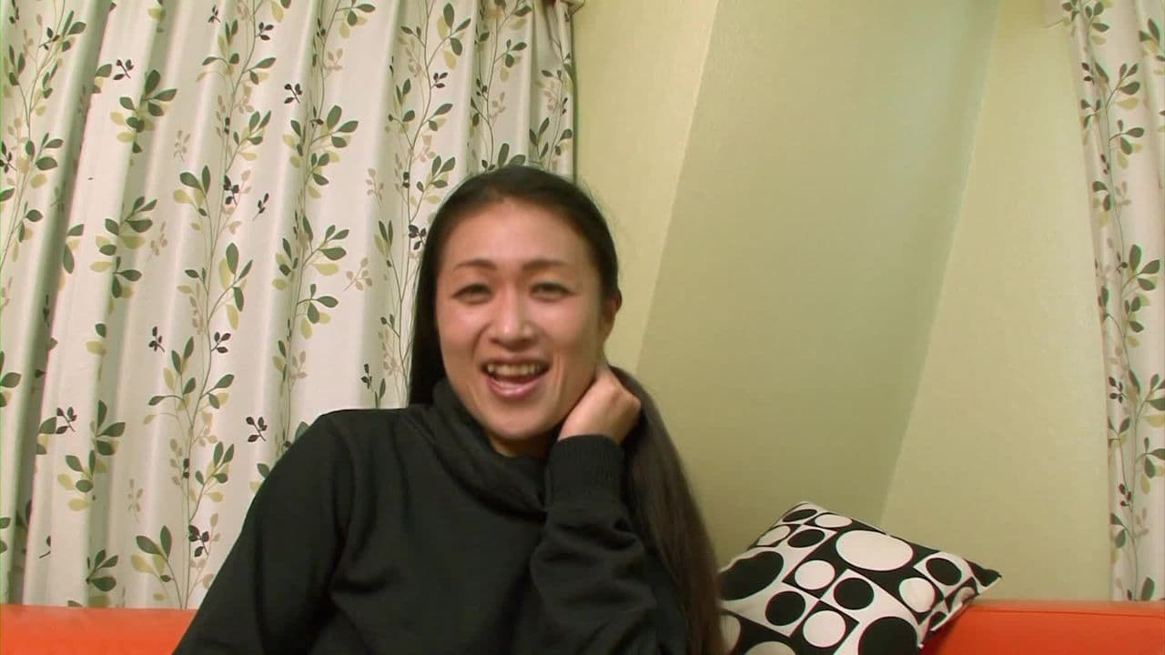 Japanese cougar has a great time with sex and creampie